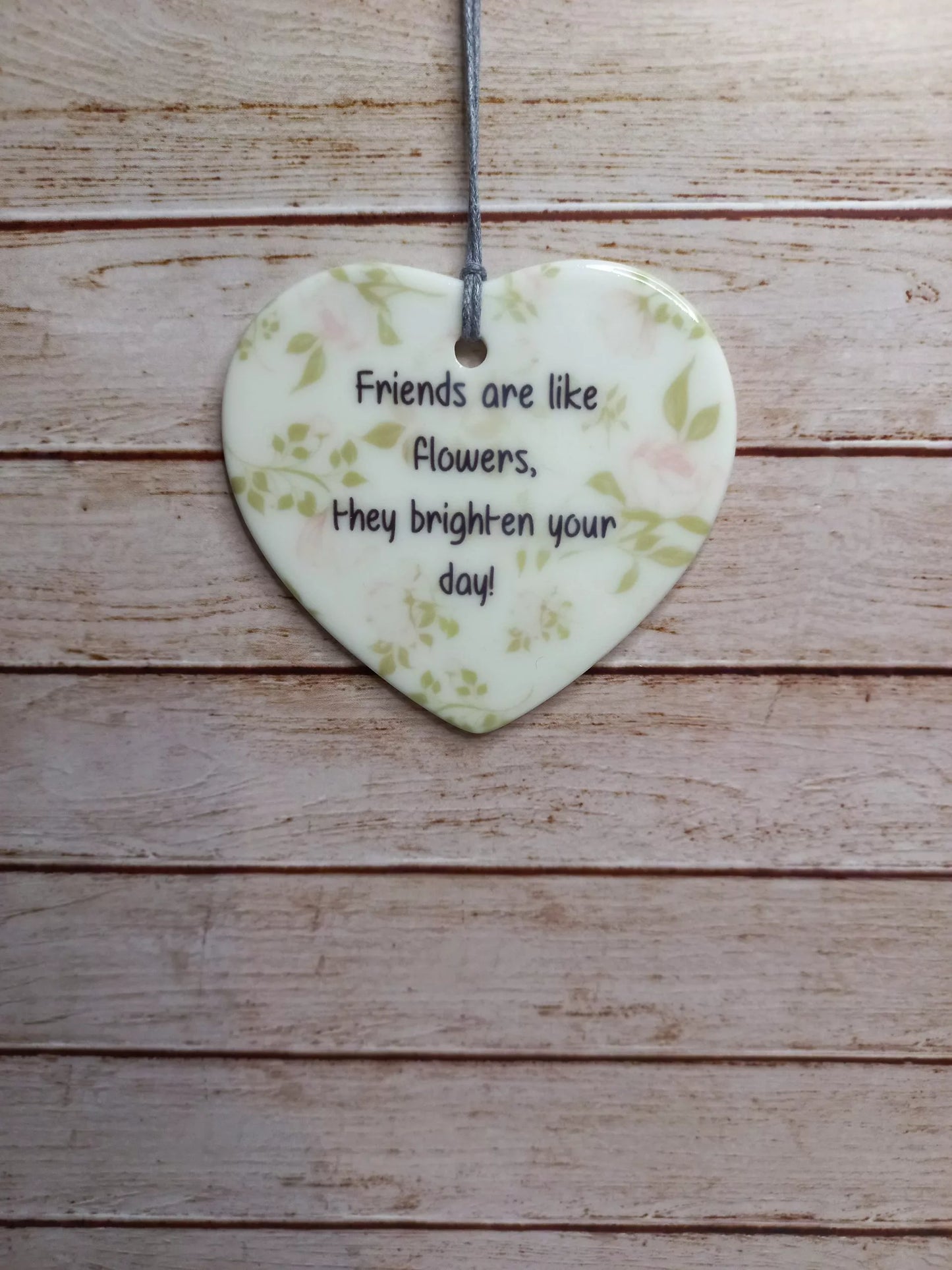 Friends are like flowers 7cm ceramic heart - Wilde Gifts 